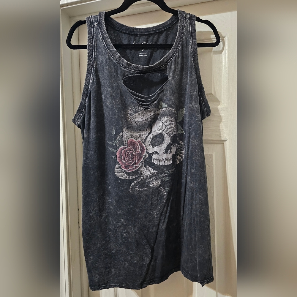 Sleeveless torrid top